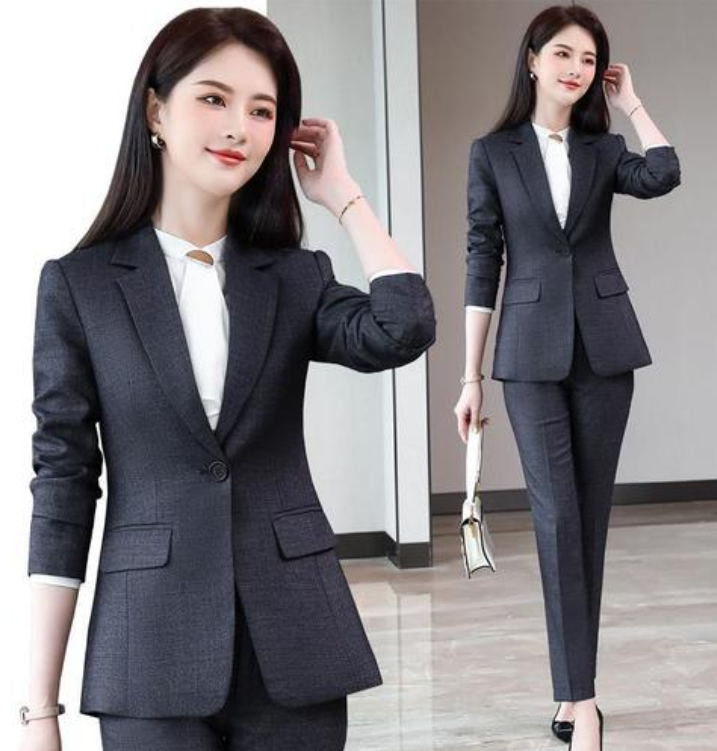 穿西裝配短裙，擋不住少女身材